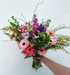 Vrolijk lenteboeket (€25 per boeket)
