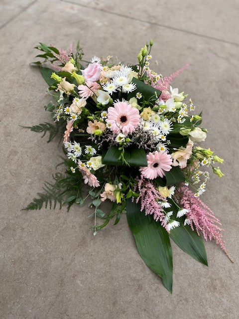 Wild geschikt bloemstuk in pastelkleuren - Afbeelding 2